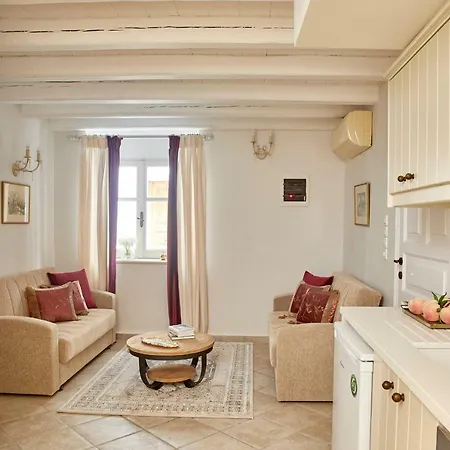 Old Town Luxury 'lady' * Corfu (city)